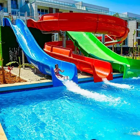 فندق Courtyard Long 3*