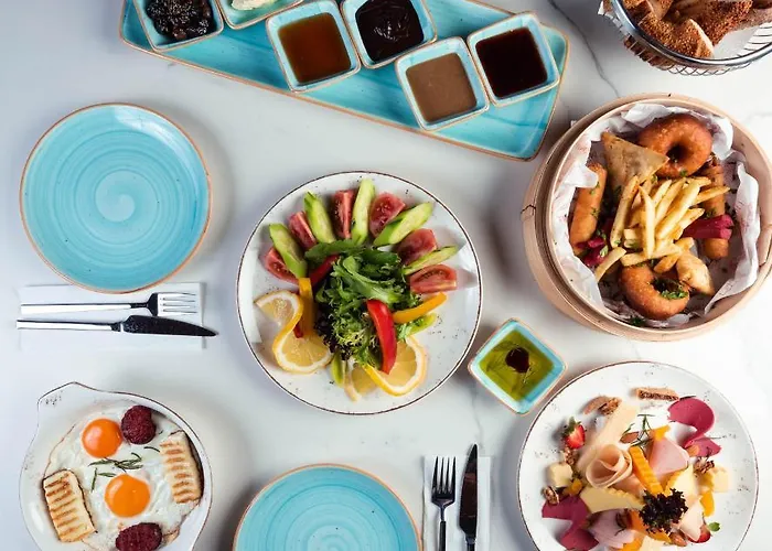 Hotel Courtyard Long