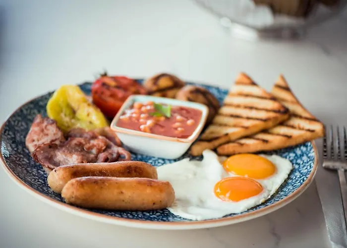 Hotel Courtyard Long