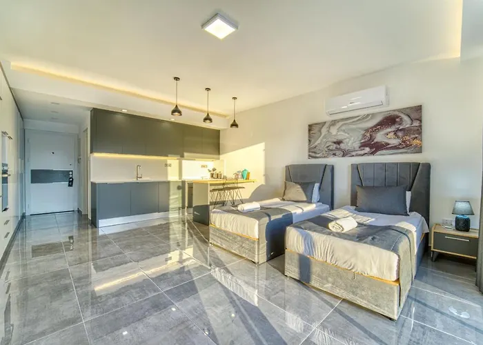 Courtyard Long Hotel