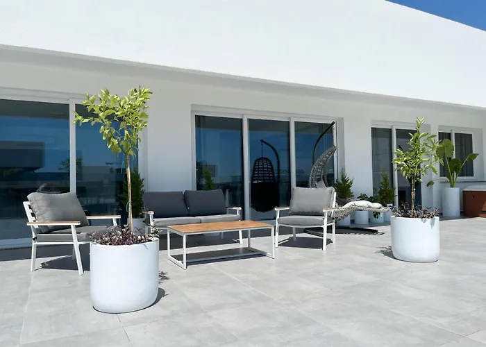 Hotel Courtyard Long 3*