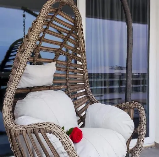 Courtyard Long Hotel 3*