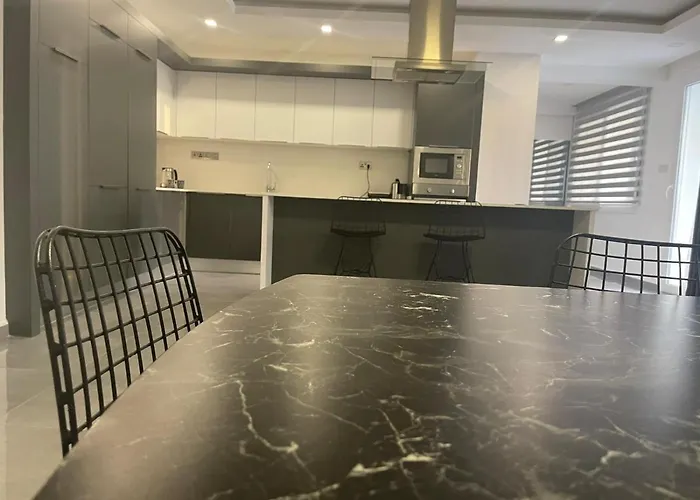 Hotel Courtyard Long