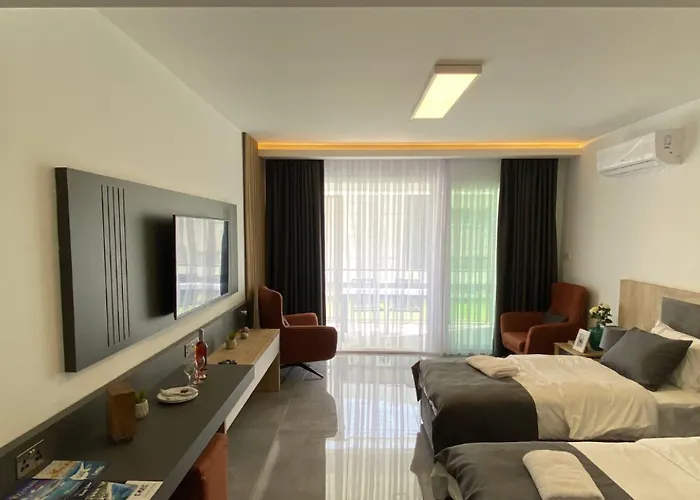 Hotel Courtyard Long 3*