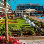 Courtyard Long Hotel 3*