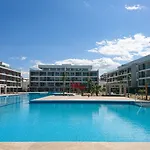 Courtyard Long Hotel