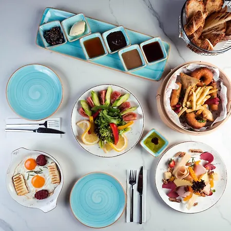 Отель Courtyard Long