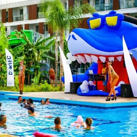 Courtyard Long Отель 3*