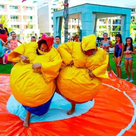 Отель Courtyard Long