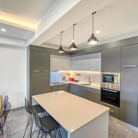 Отель Courtyard Long 3*