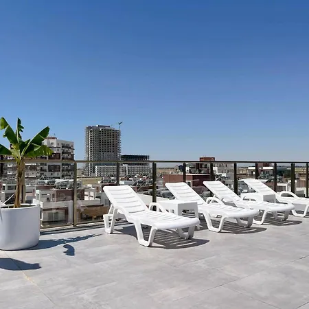 Courtyard Long 3*