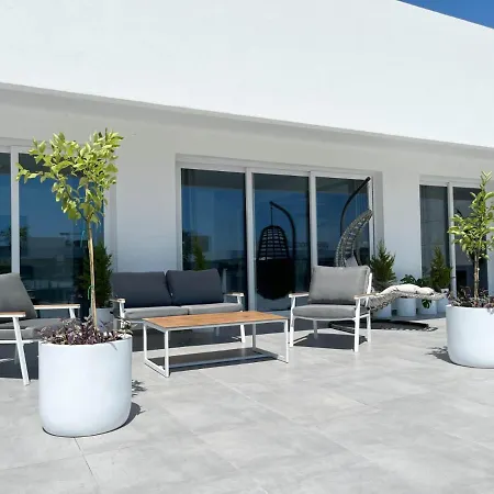 فندق Courtyard Long 3*