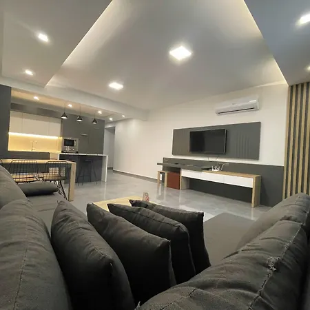 Courtyard Long 3*