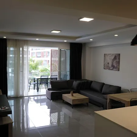 Courtyard Long