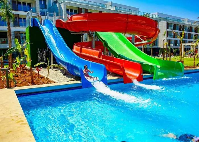 Hotel Courtyard Long 3*