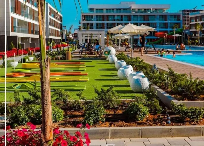 Courtyard Long Hotel 3*