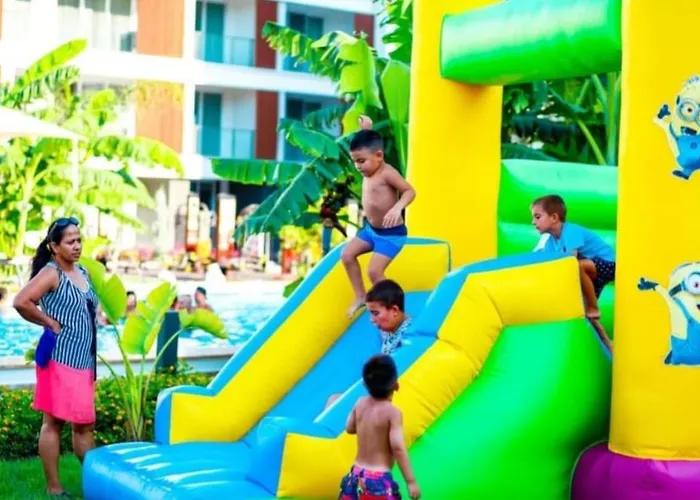 Hotel Courtyard Long 3*