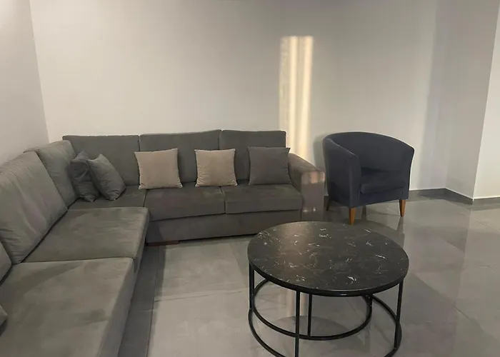 Courtyard Long Hotel