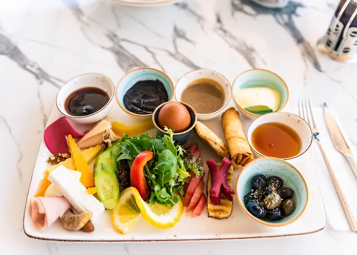 Courtyard Long Hotel 3*