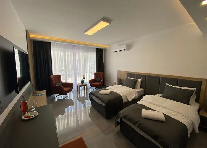 Courtyard Long Hotel